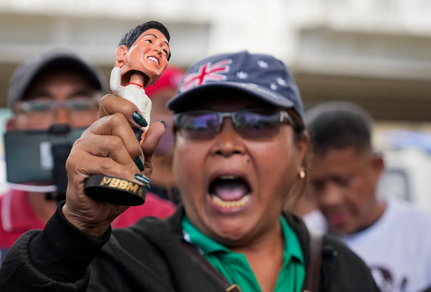 Az emberiesség elleni bűncselekmények vádjával letartóztatták a Fülöp-szigetek korábbi elnökét