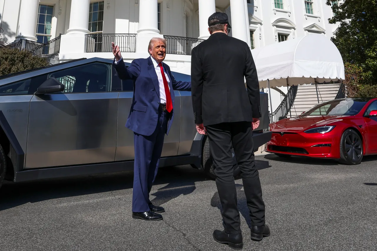 Trump macht Tesla-Verkaufsshow vor dem Weißen Haus