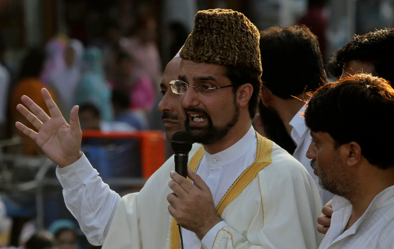 India bans Kashmir political parties days after they criticised 'obscene' fashion show