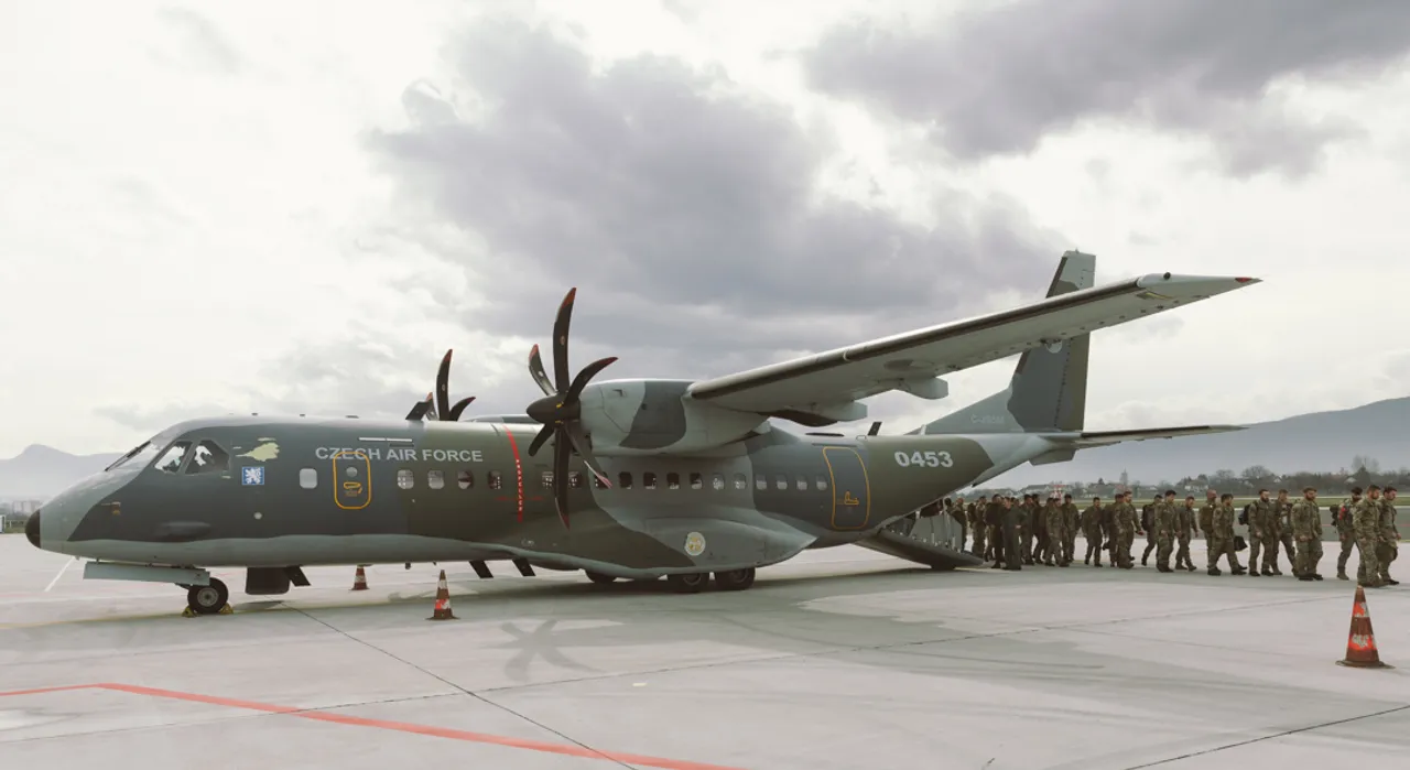 Vojnici iz rezervnog sastava Češke Republike stigli na sarajevski aerodrom
