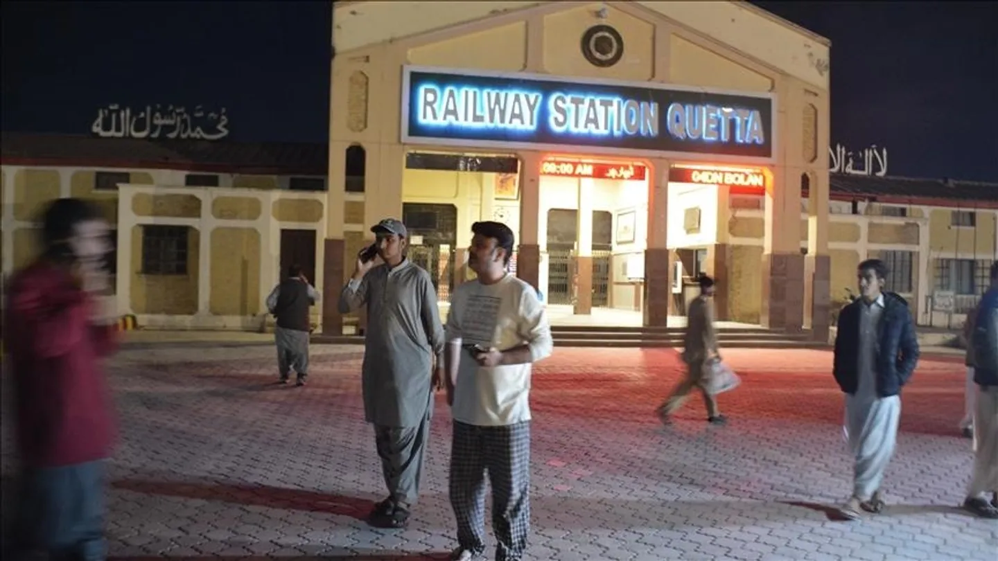 Napad na voz u Pakistanu: 155 talaca oslobođeno, 27 militanata ubijeno