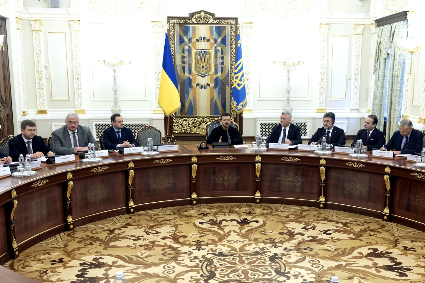 زيلينسكي: أوكرانيا مستعدة للتصديق على اتفاقية التجارة الحرة مع تركيا