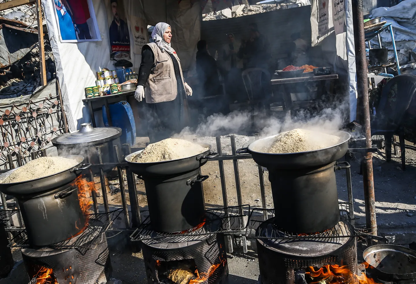 غزة تحت حصار التجويع.. معركة البقاء للحصول على رغيف الخبز