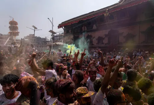 Еид-е-Гулаби: Когато Холи оцвети Моголската империя в цветовете на плурализма