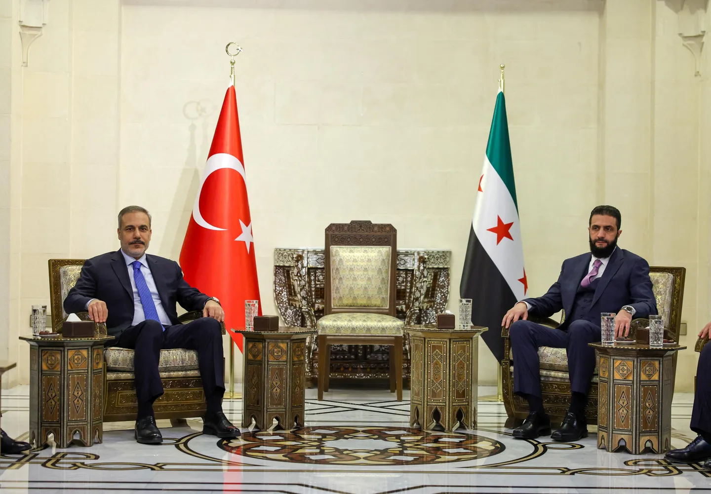 Türkiýäniň Wise-prezidenti: “2017-nji ýyldan bäri 900 müň siriýaly meýletin ýagdaýda yzyna dolandy