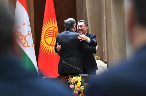 قىرغىزىستان بىلەن تاجىكىستان تارىخىي چېگرا كېلىشىمى ئىمزالىدى