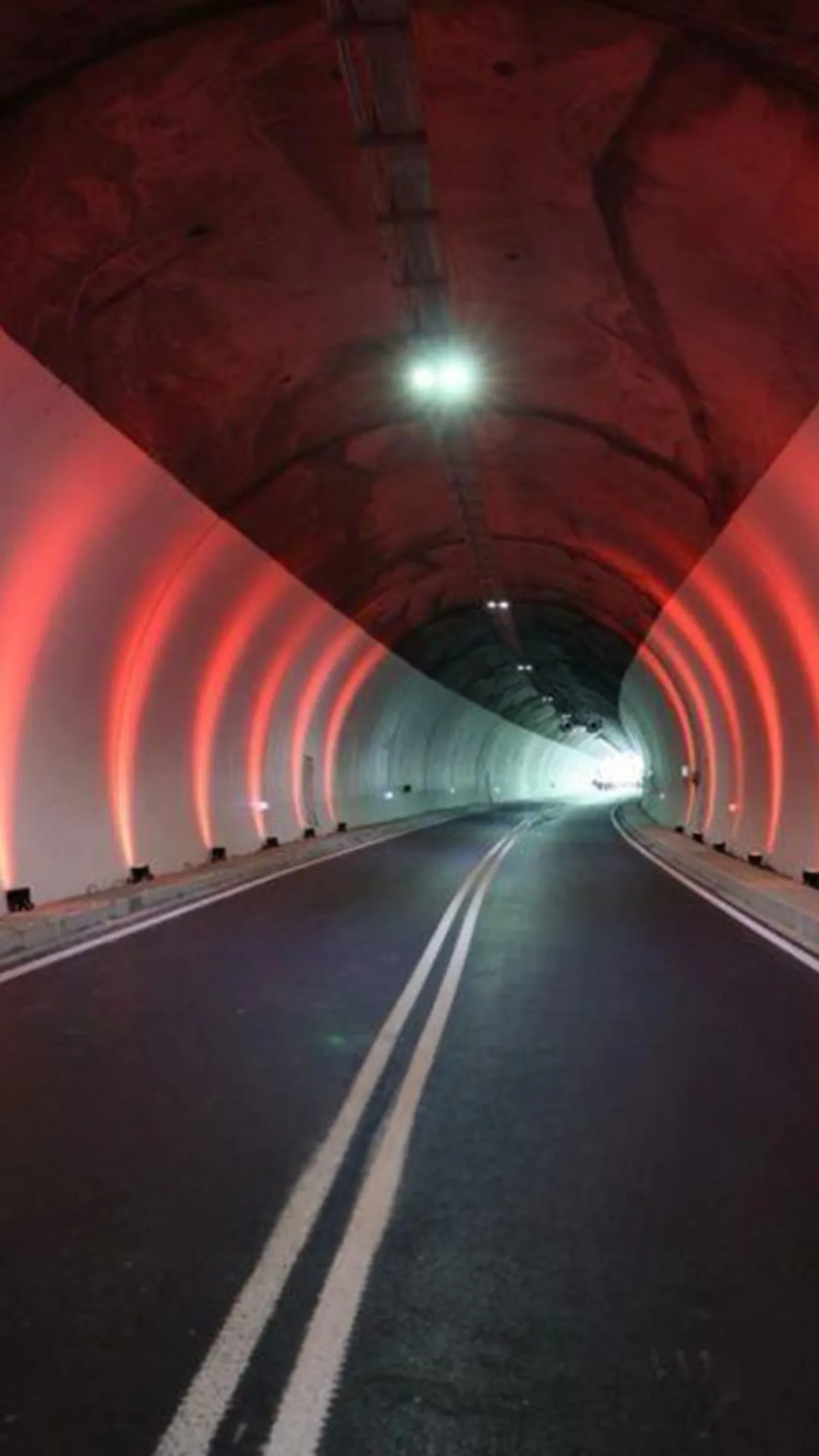 Hapet për qarkullimin Tuneli i Murrizit, pjesë e Rrugës së Arbrit