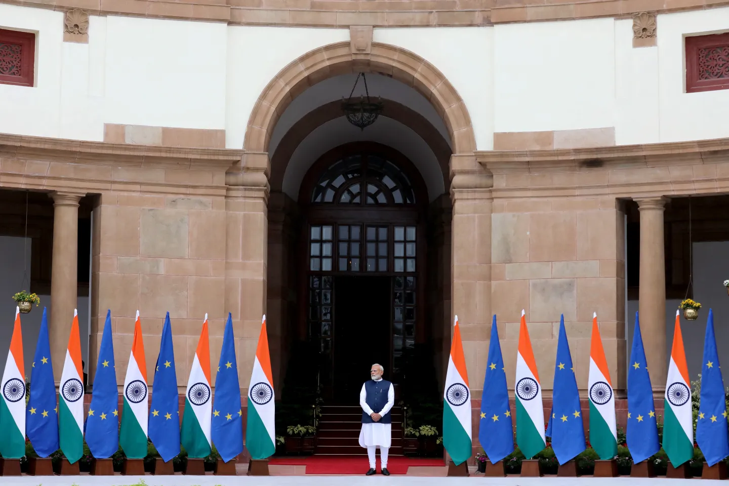 चीन यात्रा और पुतिन से मुलाकात के बाद मोदी ने यूरोपीय संघ के नेताओं के साथ यूक्रेन पर चर्चा की