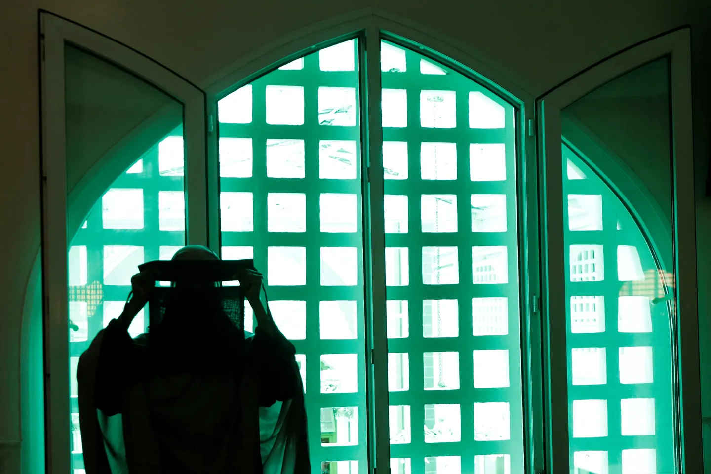 Kanadada hicablı qadına hücum edilib