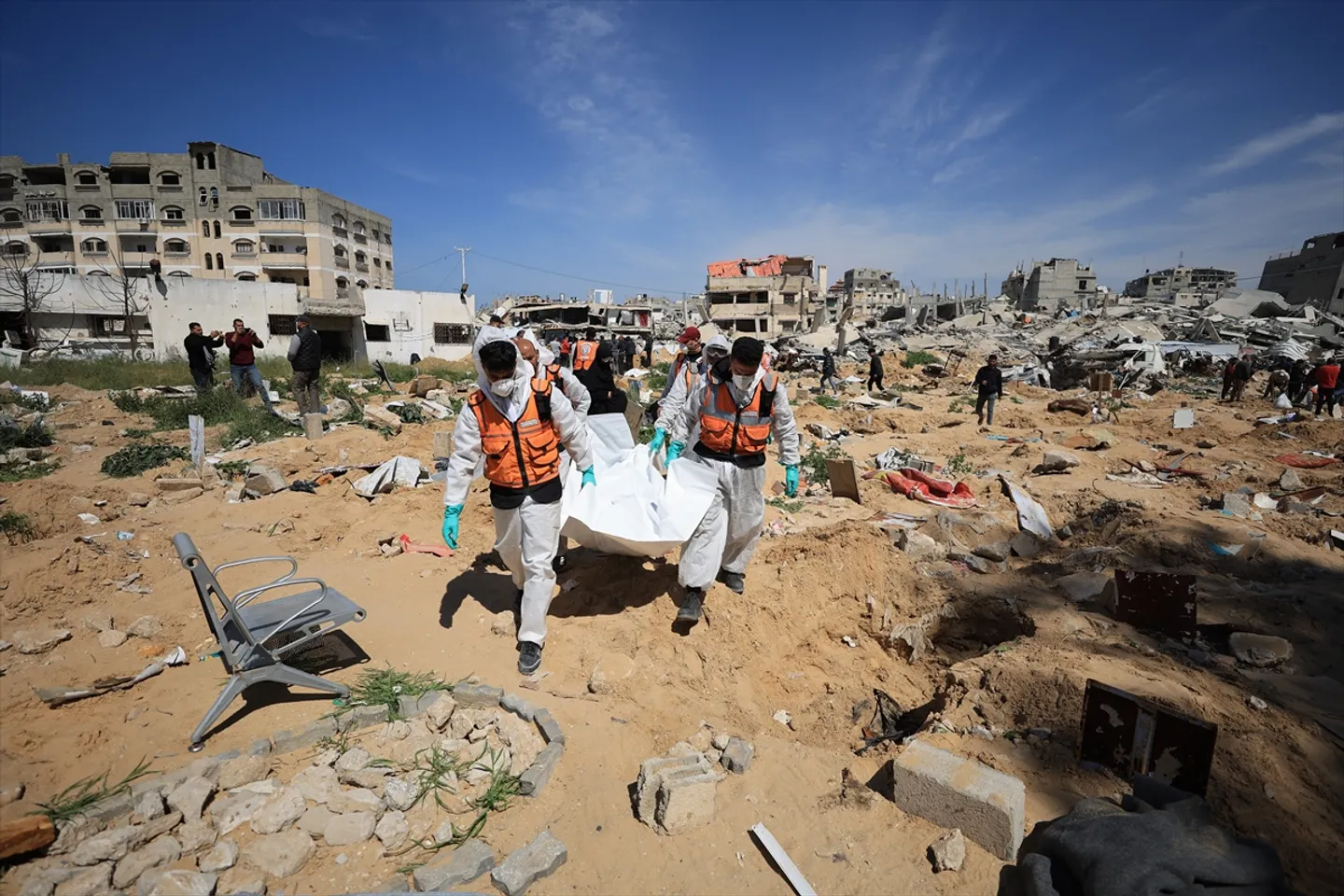 Israel ataca a periodistas y equipo de ayuda humanitaria en Gaza, mientras negocia tregua
