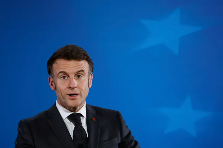 مکرون: بازگشایی تنگه هرمز تنها با مشورت با ایران ممکن است