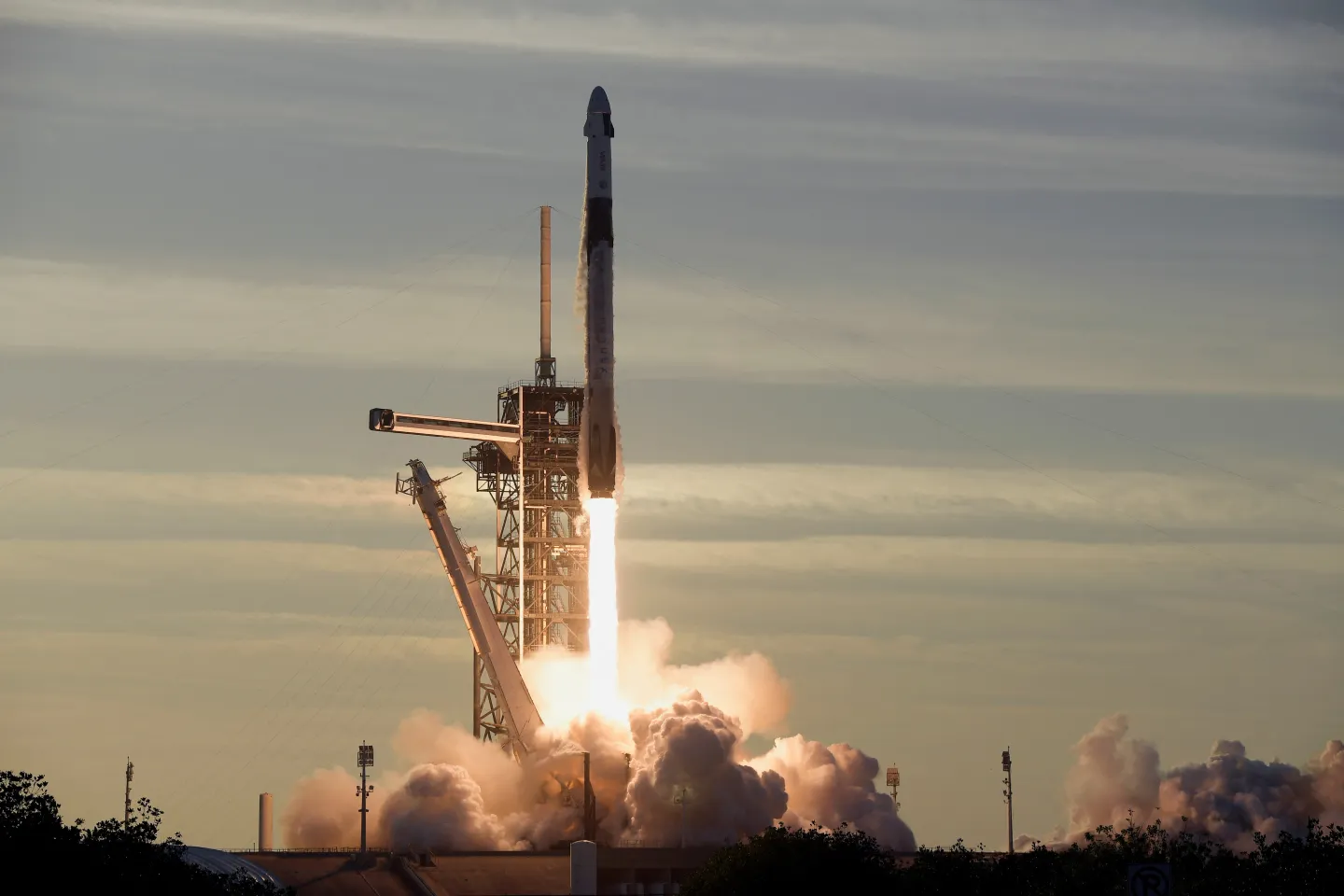 SpaceX launches replacement crew, paving way for stuck astronauts' return