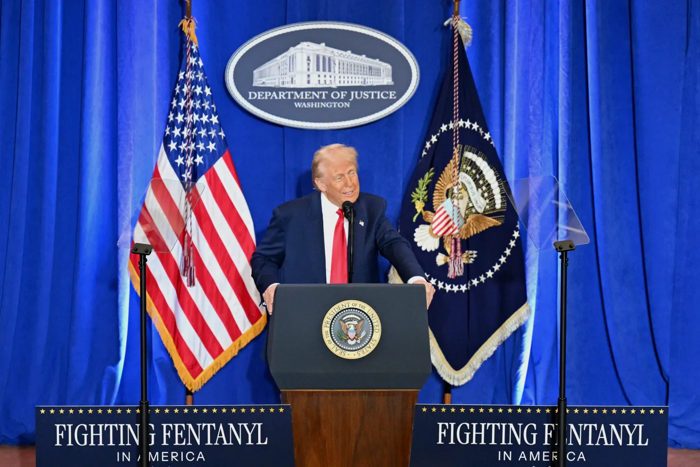 Trump veut imposer des restrictions de voyage pour 43 pays