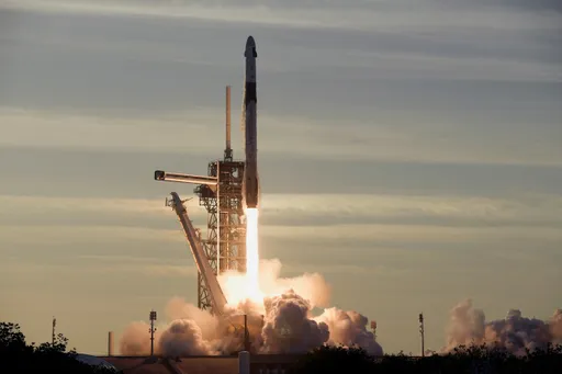 SpaceX lança tripulação de substituição, abrindo caminho para o regresso dos astronautas retidos