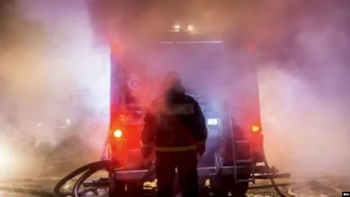 대형 화재로 검은 연기에 휩싸인 북한 수도: 보도