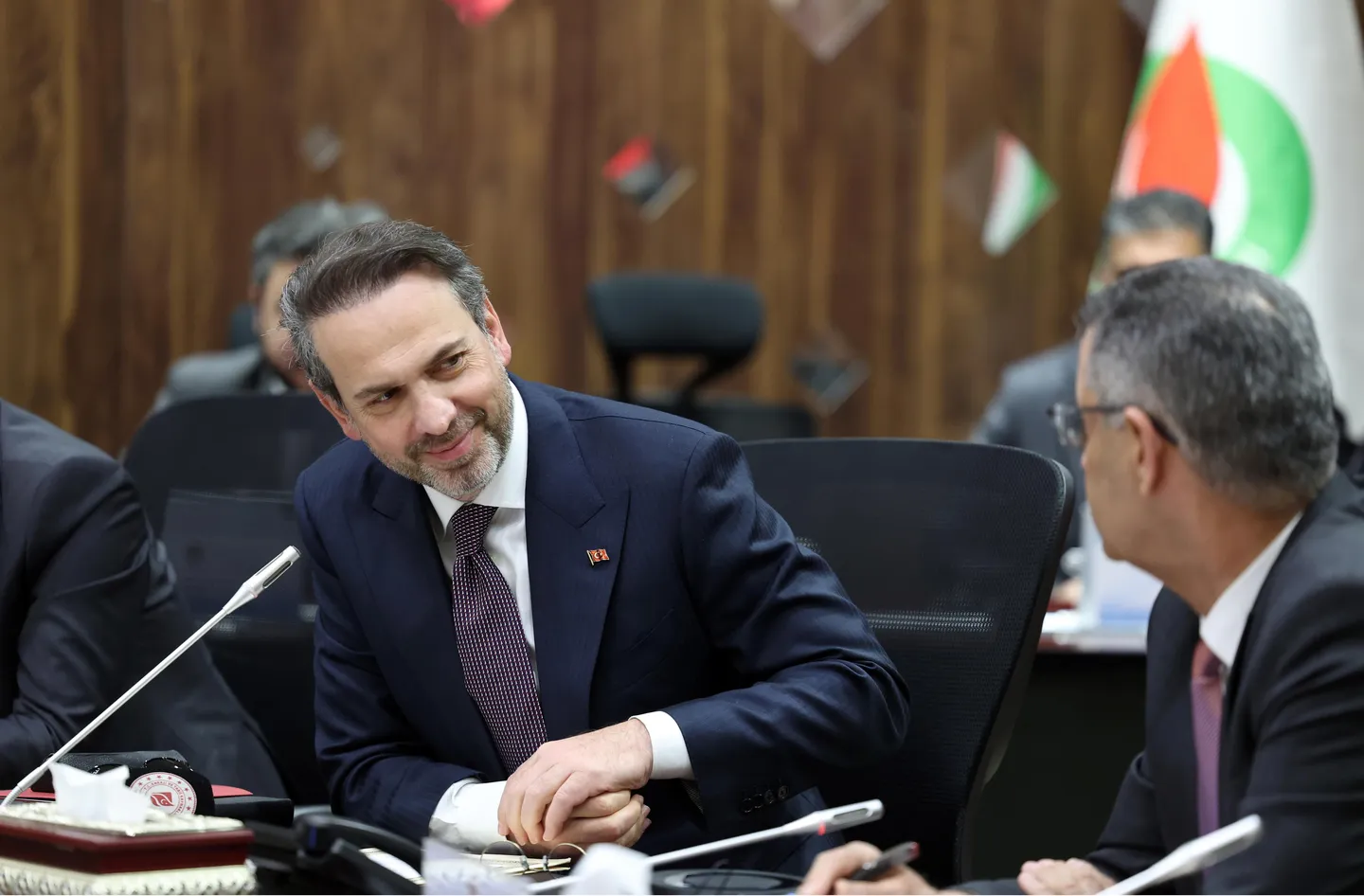 وزير الطاقة التركي يبحث مع مسؤولين عراقيين التعاون بمجالَي النفط والغاز