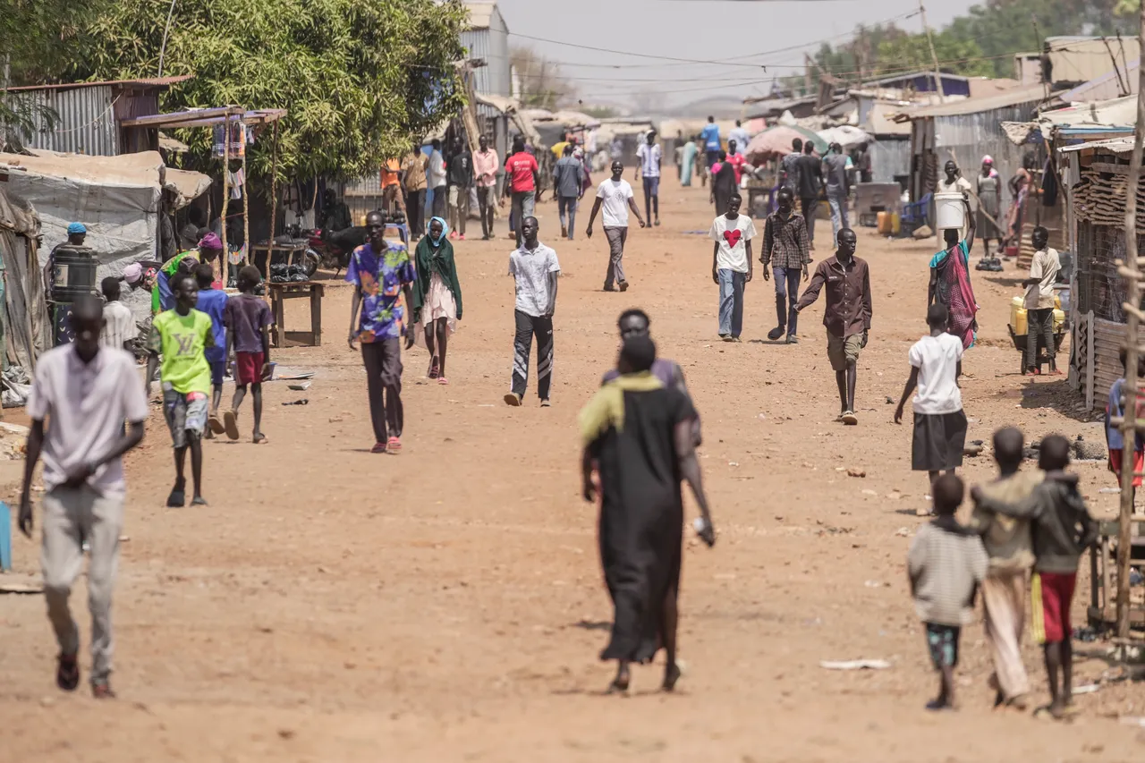 S.Sudan clashes displace 50,000 as Western nations offer to mediate