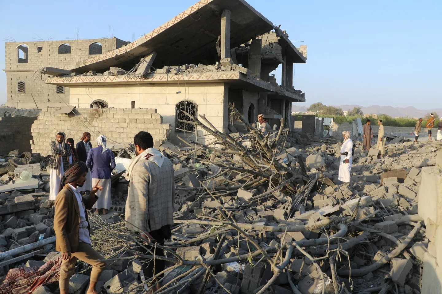قلق أممي إزاء الهجوم على اليمن.. والحوثي: حظر الملاحة سيشمل الولايات المتحدة ما دامت في عدوانها