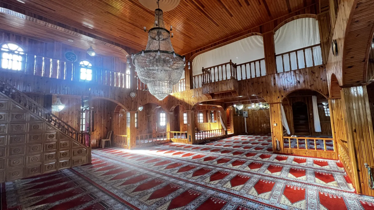 Türkiye, xhamia e ndërtuar me teknikën "pa gozhdë" qëndron në këmbë prej 2 shekujsh