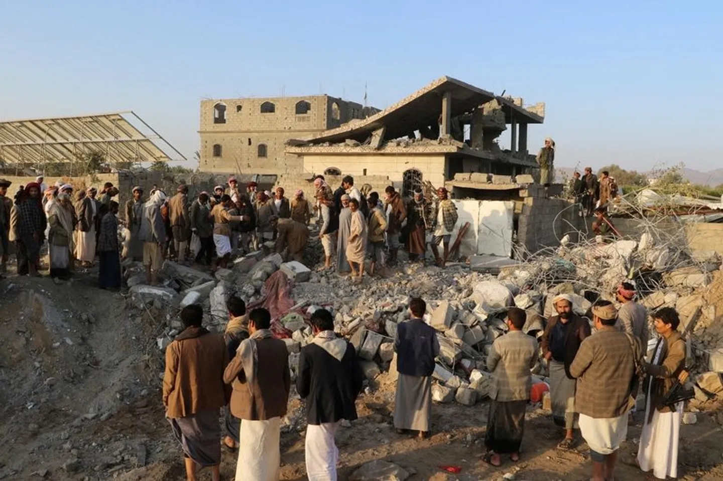 EE.UU. ataca a los hutíes en Yemen y amenaza a Irán: ¿preludio de un conflicto más amplio?