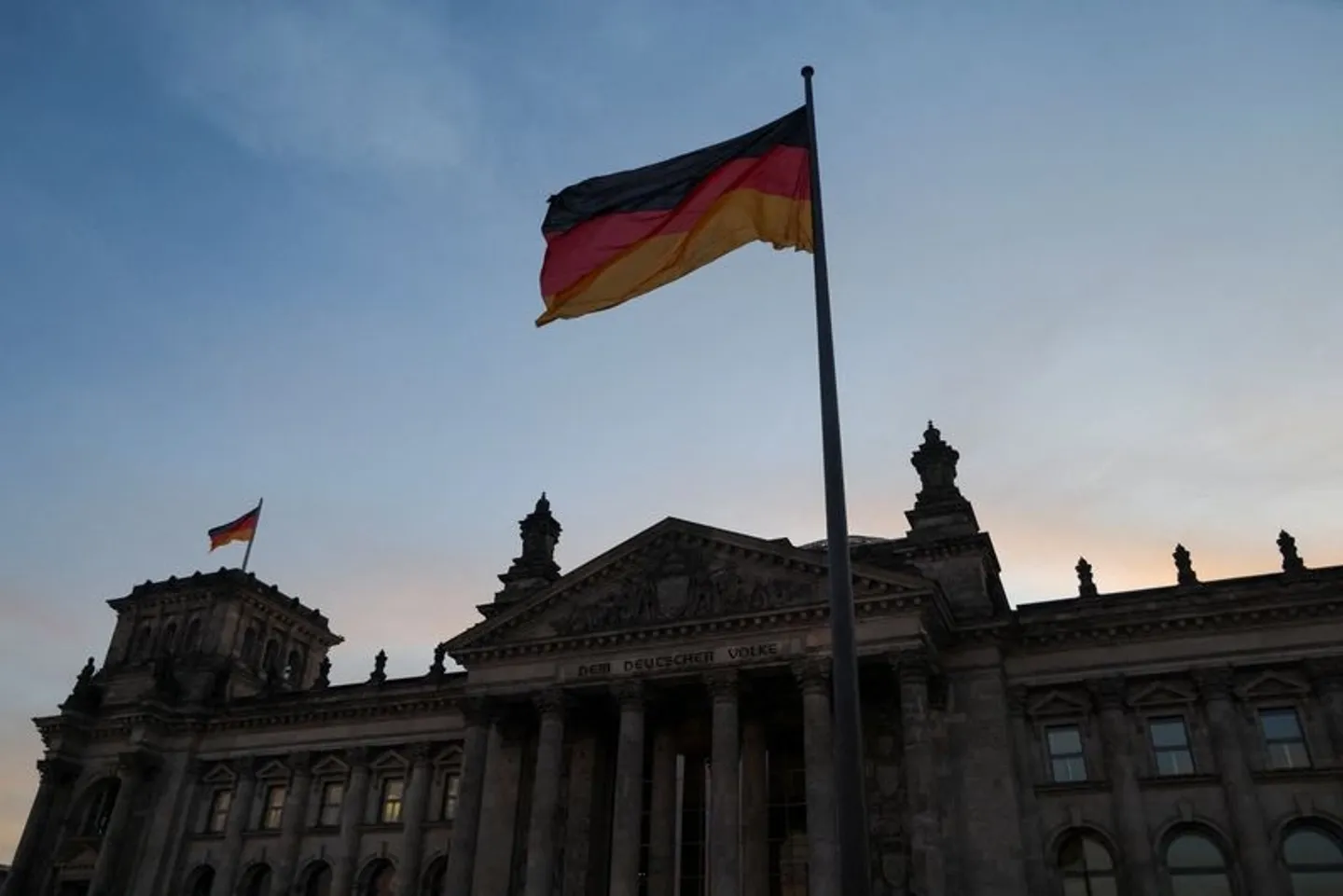 Deutschland sieht keine Eile bei Entscheidung zu Friedenseinsatz in Ukraine