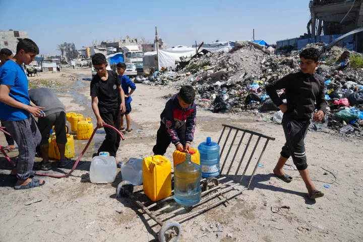 La sed como arma: miles de palestinos podrían morir en Gaza por bloqueo de Israel, advierte ONU