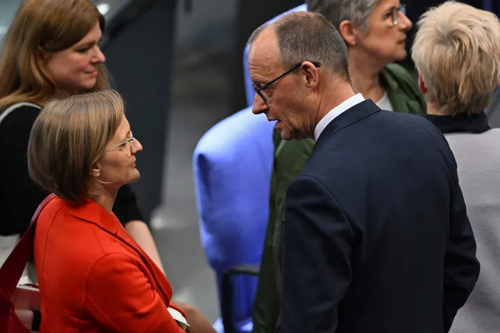 Sondervermögen falsch genutzt: Grüne werfen Union und SPD Wortbruch vor