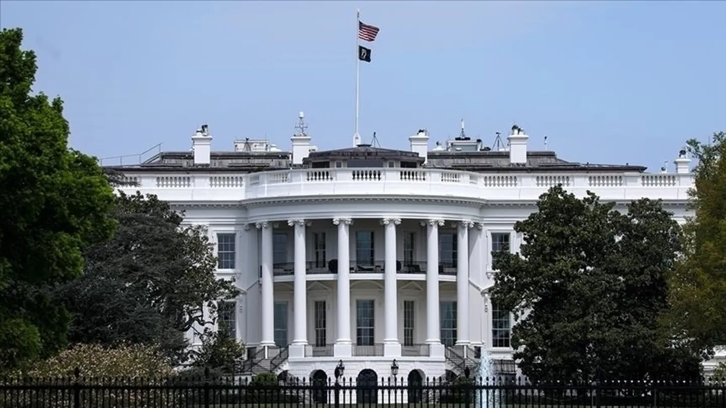 La Casa Blanca enfrenta acusaciones de desobediencia judicial por deportaciones a El Salvador