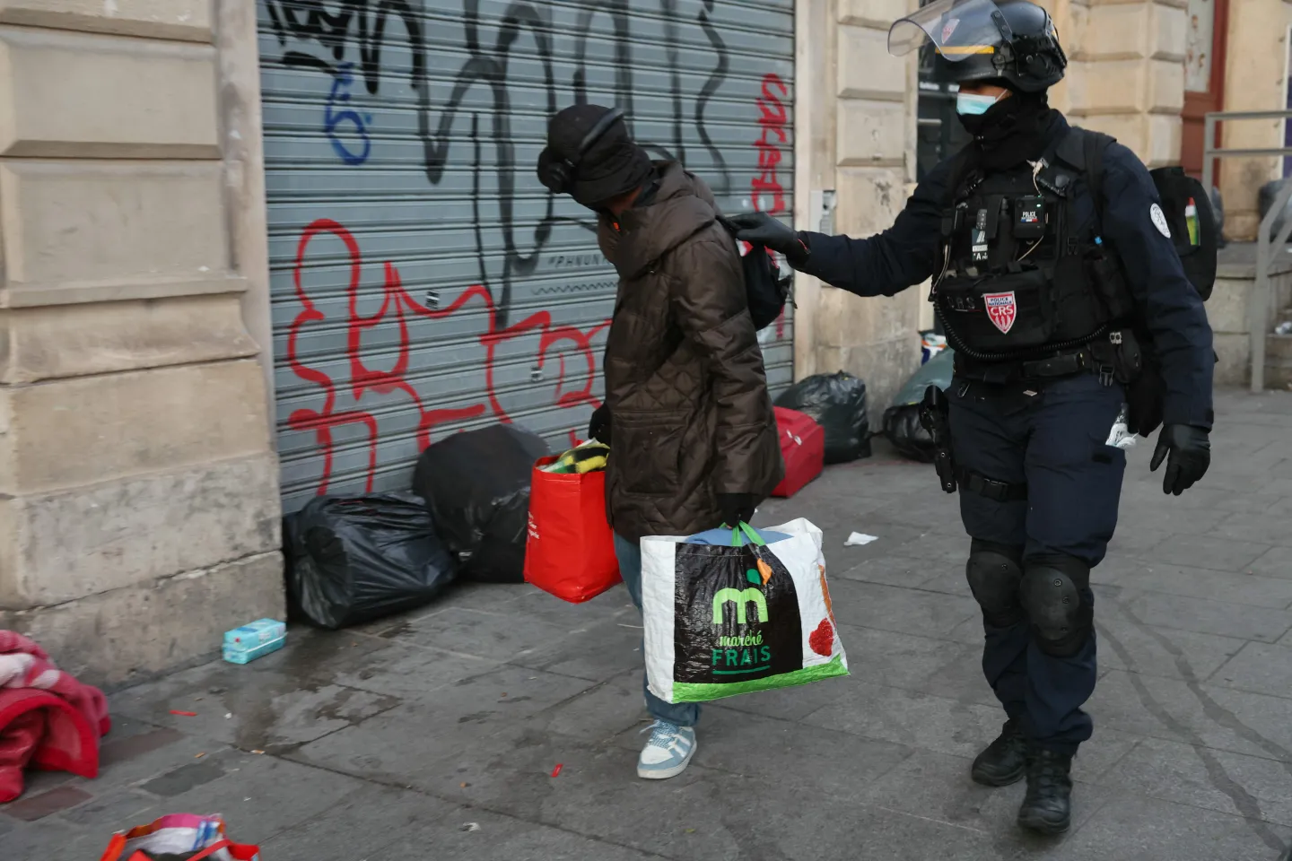 Paris: évacuation du théâtre de la Gaîté lyrique occupée par des migrants