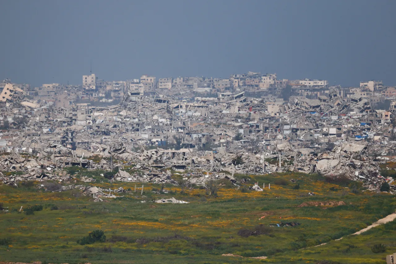 Israele colpisce Gaza con nuovi raid aerei, uccidendo almeno 322 persone dopo lo stallo nei colloqui di tregua