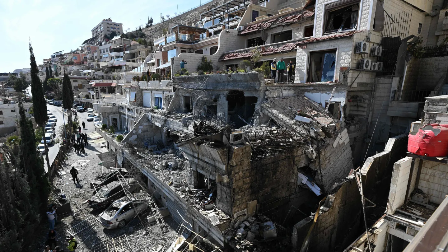 غارات إسرائيلية تستهدف منطقة خان أرنبة السورية.. ودمشق تدين "العمل العدواني" ضد استقرار البلاد