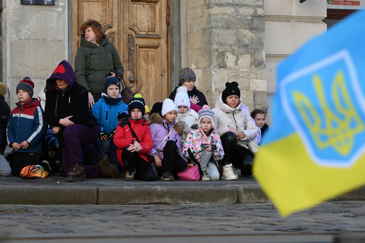 АКШ мыйзамчылары Трампты украиналык балдарды изилдөө долбоорун калыбына келтирүүгө мажбурлайт