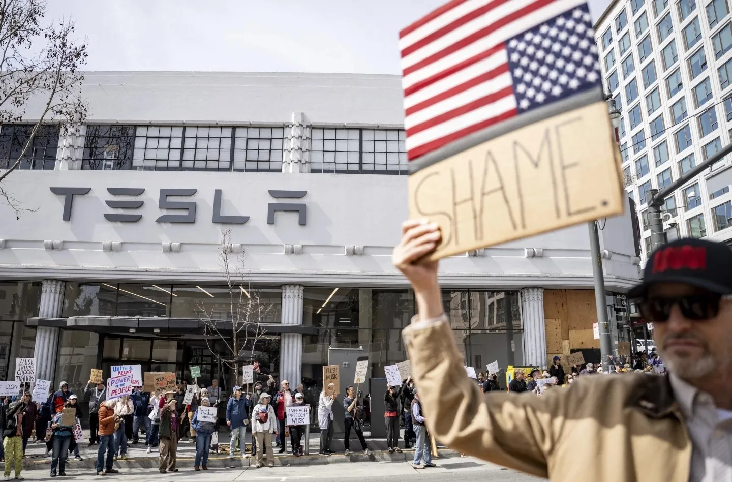 Tesla shares are plummeting—Can Musk still 'innovate' past China’s EV surge?