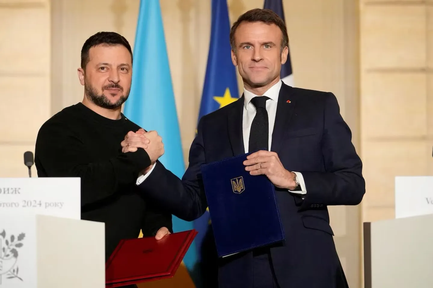 Макрон призвал Европу вооружаться
