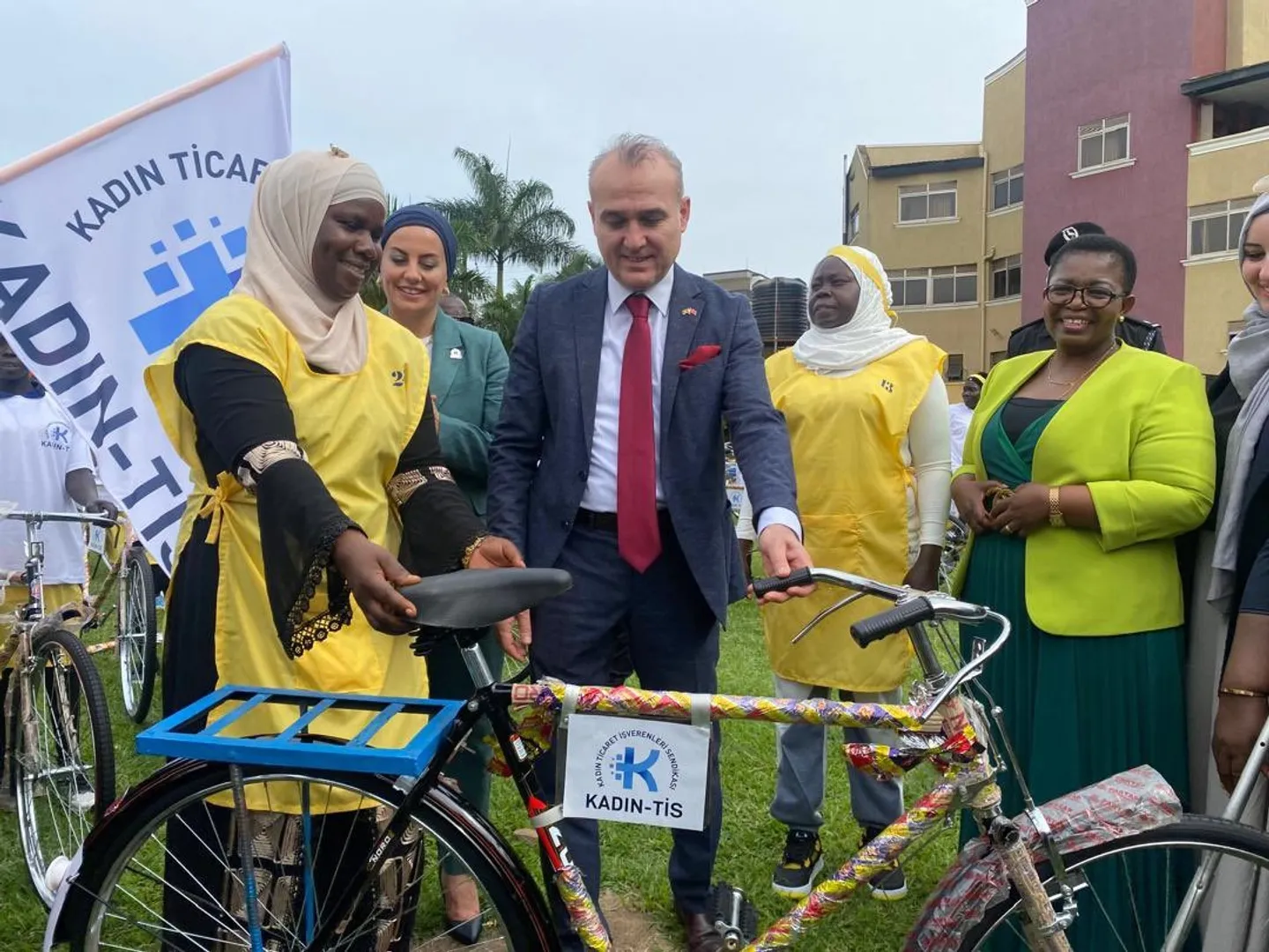 Turkish ambassador to Uganda flags off bicycle race