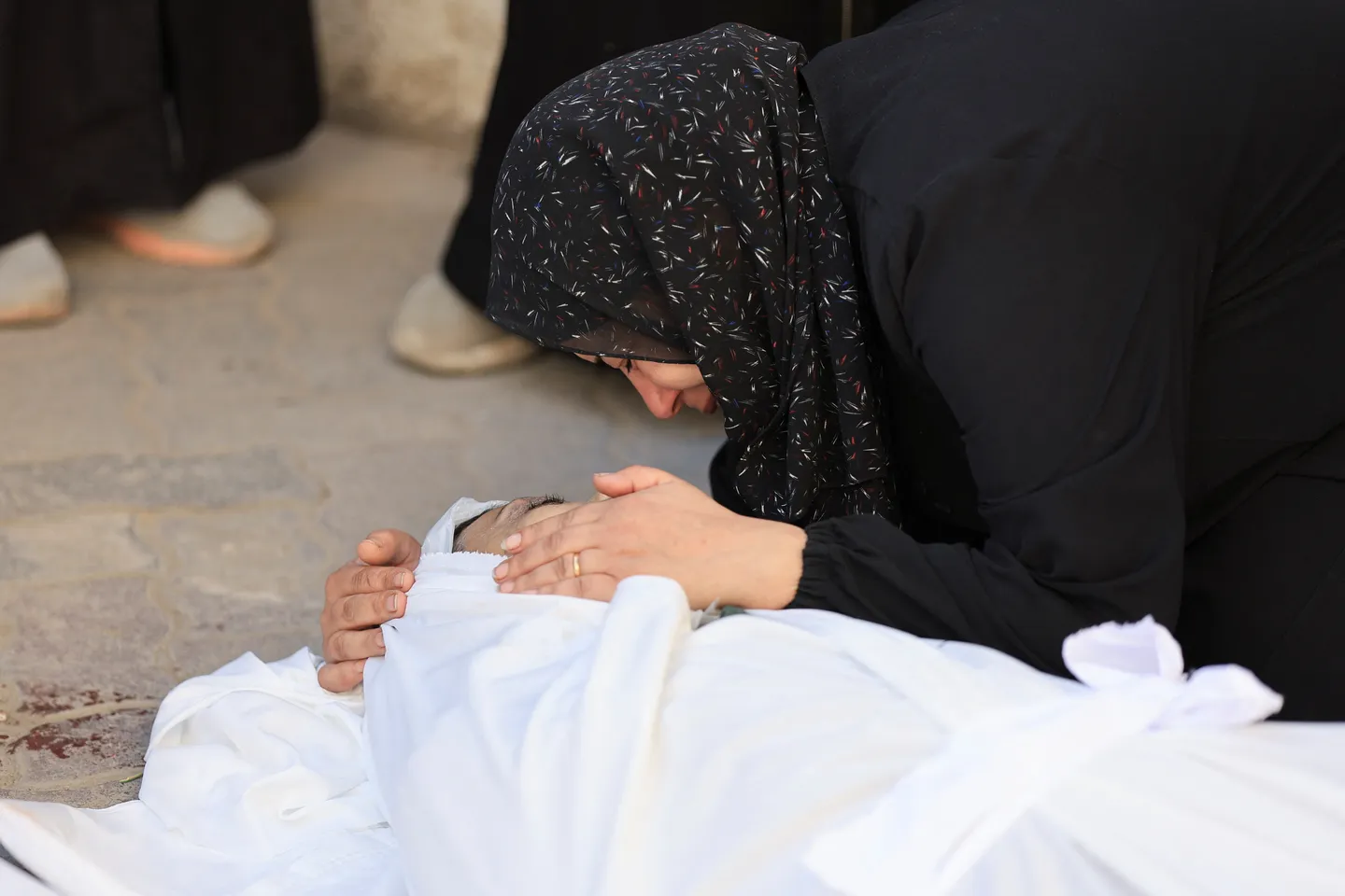 اسرائیلی حملوں میں سینکڑوں فلسطینیوں کا قتل، عالمی سطح پر مذّمت میں اضافہ