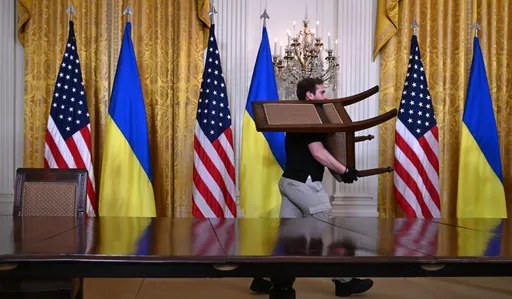 აშშ-მა რუს და უკრაინელ ოფიციალურ პირებთან საიდუმლო მოლაპარაკებები გამართა