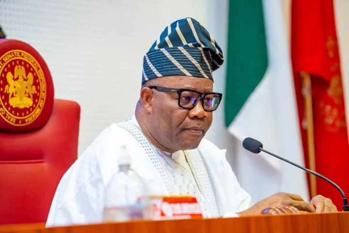 Security go top Nigerian Senate emergency session wey go hold on Tuesday