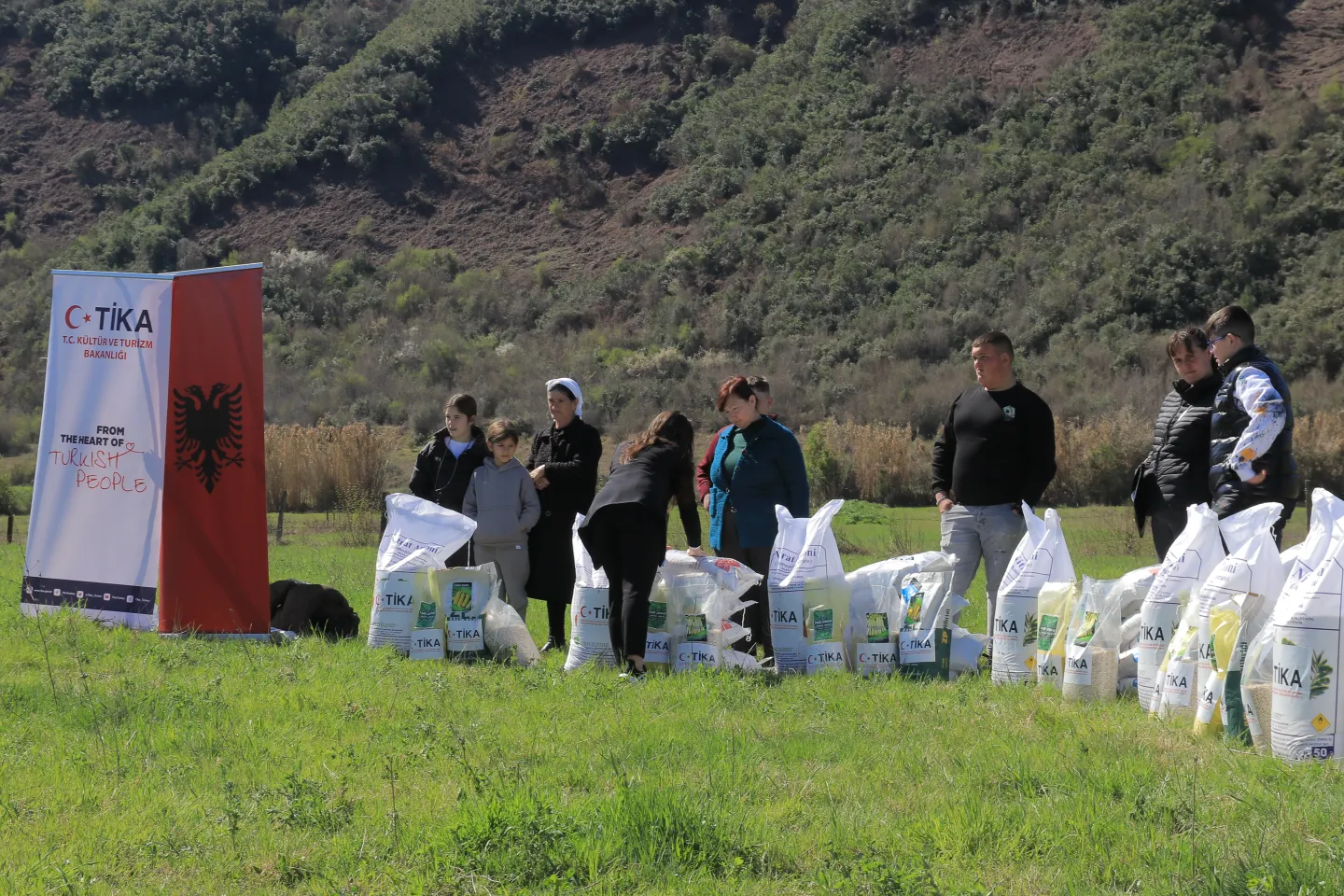 Shqipëri, TIKA vazhdon mbështetjen për familjet në nevojë