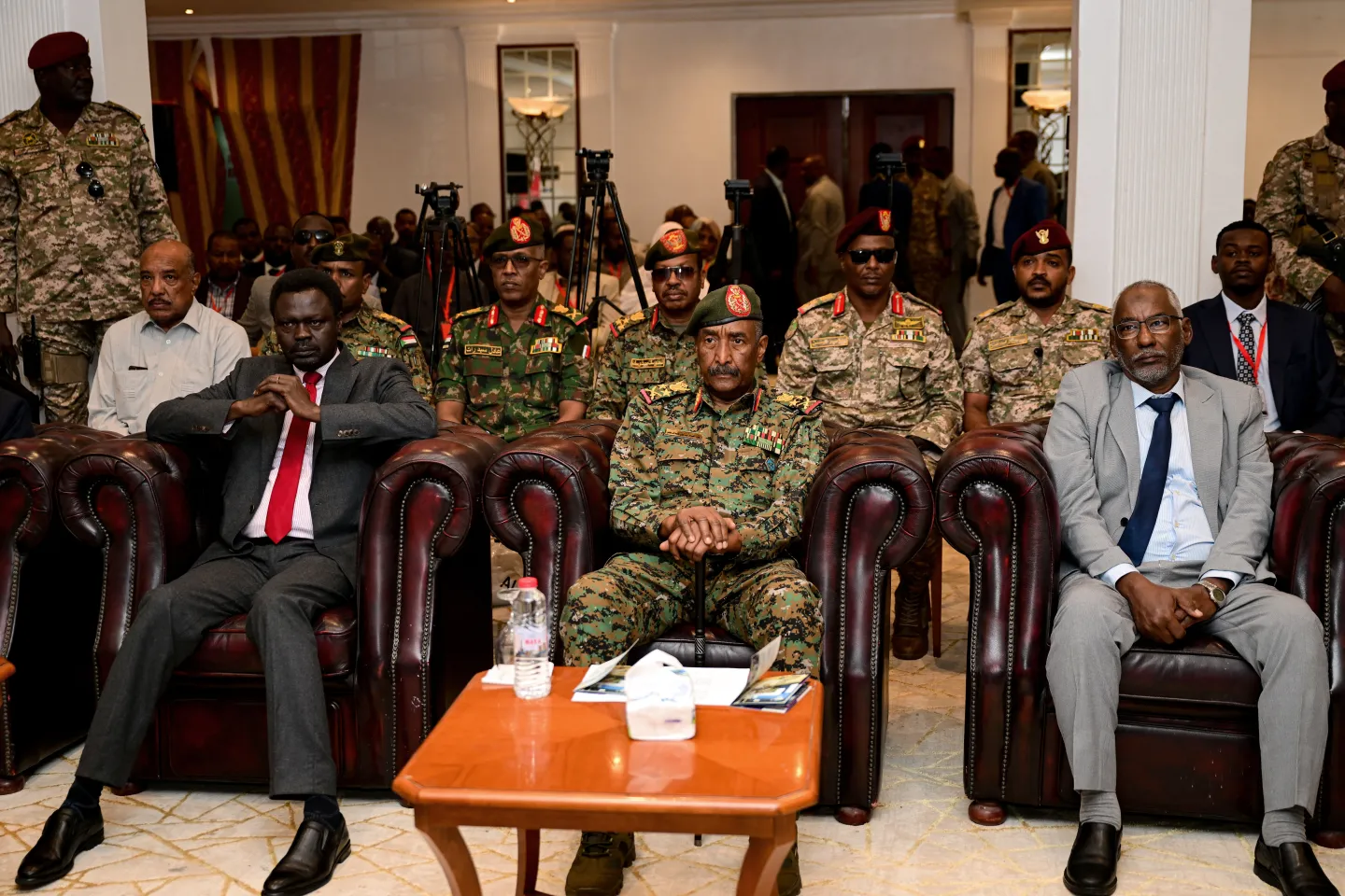 Sudanese army inches closer to presidential palace in Khartoum