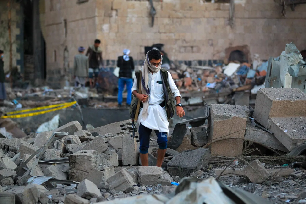 US raids hit Sanaa residential building, casualties reported