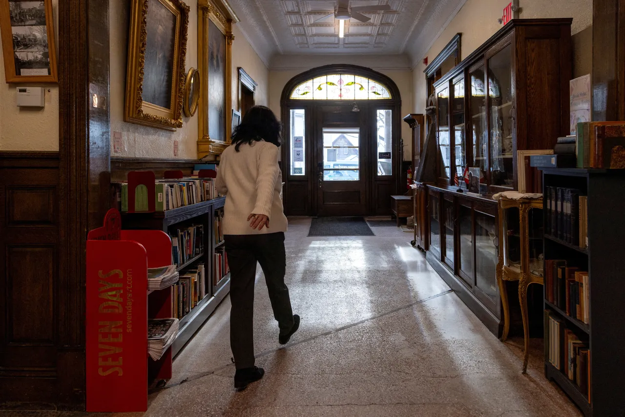 در کانادا در کتابخانه یک زن مسلمان هدف حمله قرار گرفت