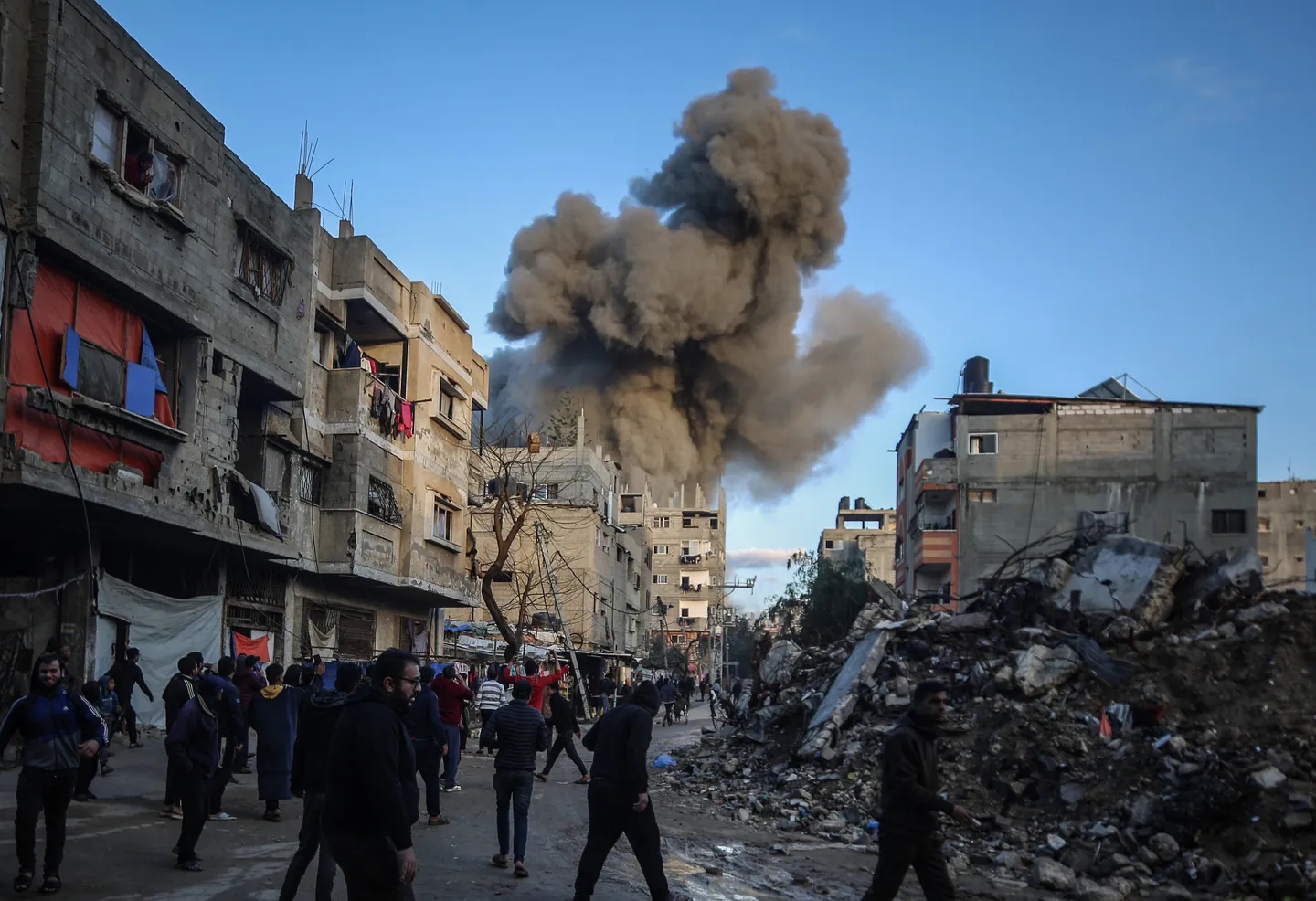 بينهم أطفال.. استشهاد 22 فلسطينياً في غارات إسرائيلية على مناطق متفرقة بقطاع غزة