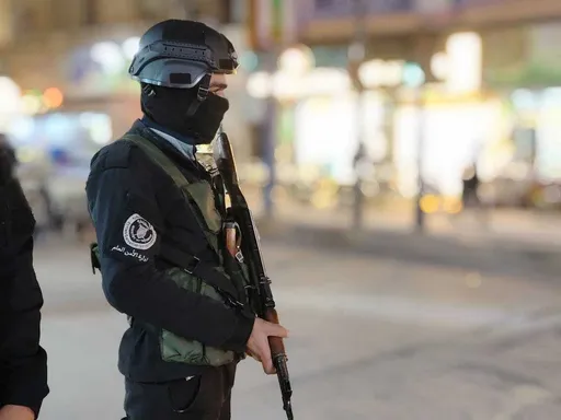 سوريا.. القبض على خلية إرهابية بمحافظة إدلب واكتشاف مقبرة جماعية في مقر أمني سابق