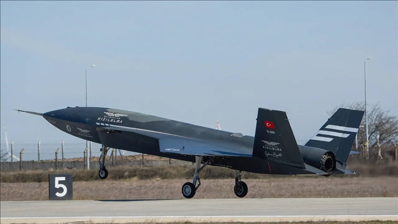 Avioni luftarak pa pilot KIZILELMA i Türkiyes përfundon testin e manovrimit