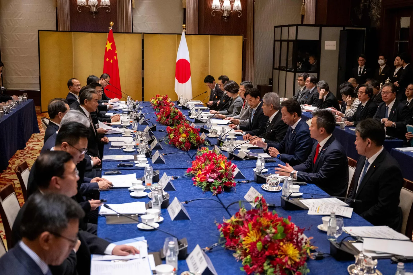 ياپونىيە، خىتاي ۋە جەنۇبىي كورېيە ھەمكارلىقنى كۈچەيتىش توغرىسىدا كېلىشتى