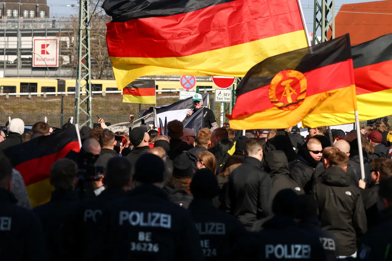 Erste Festnahmen bei Neonazi-Demo in Berlin