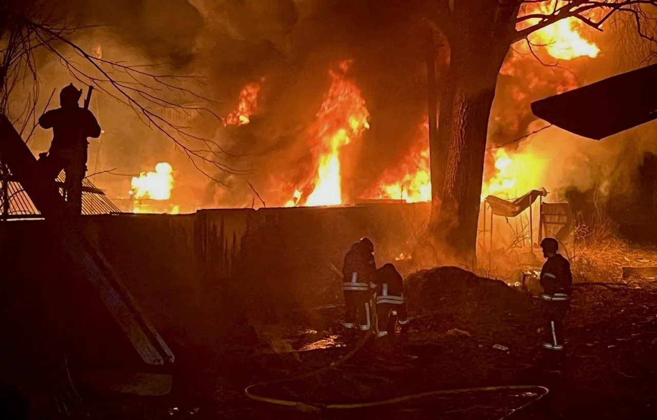 Russia and Ukraine exchange fresh drone strikes amid ongoing ceasefire discussions