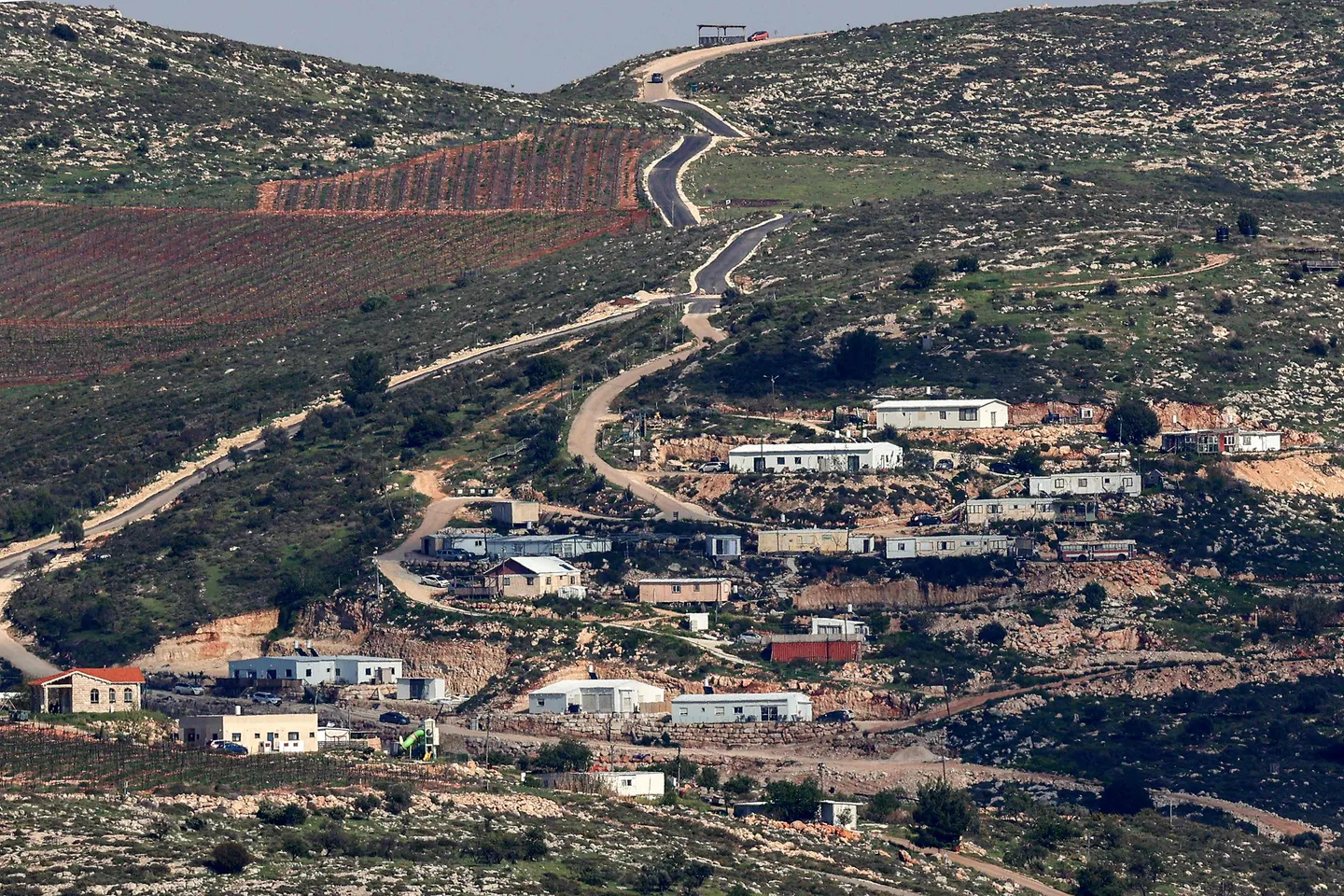 İsrail işğal altındakı İordan çayının qərb sahilində 13 yaşayış məntəqəsi ilə bağlı planı təsdiqlədi