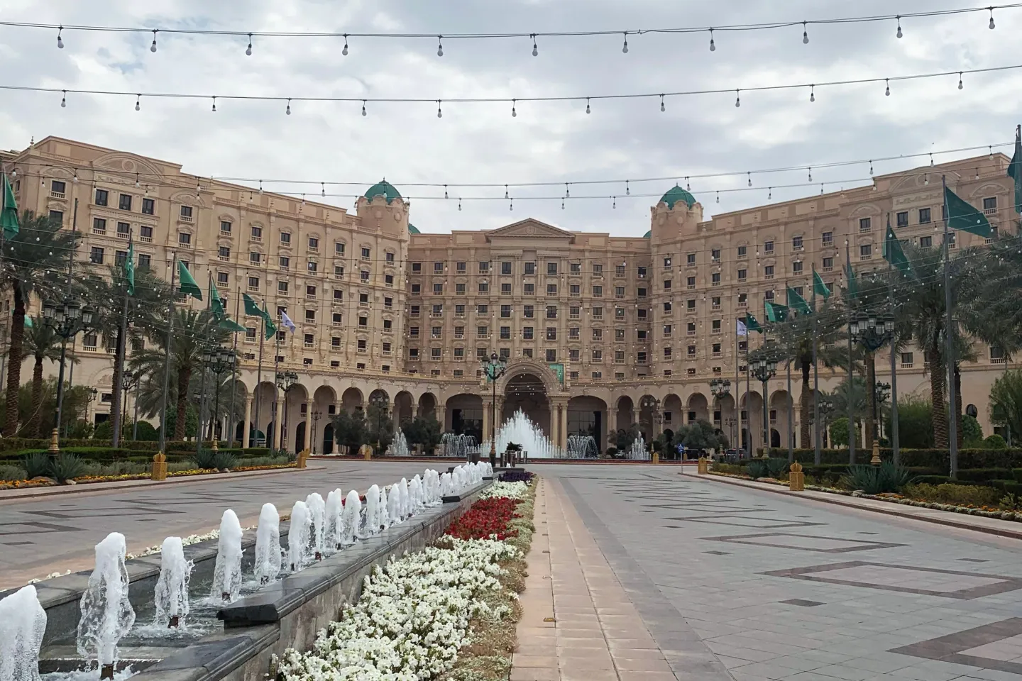 محادثات أمريكية-أوكرانية في الرياض حول هدنة جزئية في الحرب مع روسيا